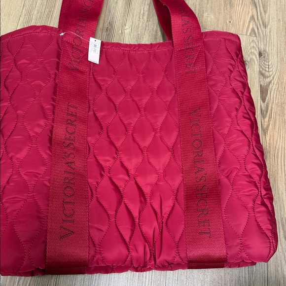 VICTORIAS SECRET - (NWT) QUILTED TOTE BAG - Picture 4 of 8